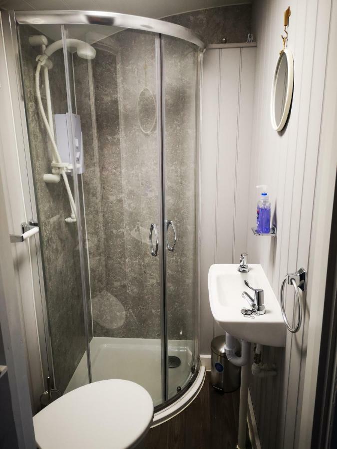 Pen-Rhos Luxury Glamping "Cuckoo'S Nest" Villa Llandrindod Wells Kültér fotó